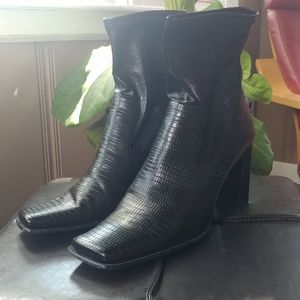 Nine West Pull on Stretchy Faux Leather Bootie